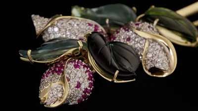 Эксклюзивные золотые серьги с сапфирами и бриллиантами — Покровский  ювелирный завод