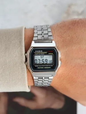 Мужские наручные электронные часы с серебряным браслетом Casio A1000D-7EF  Vintage Iconic 38mm электронные купить недорого от 9881 руб. в  интернет-магазине bigsaleday.ru