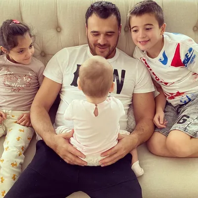 Эмин Агаларов отдыхает в Сен-Тропе с детьми и новой девушкой Аленой  Гавриловой