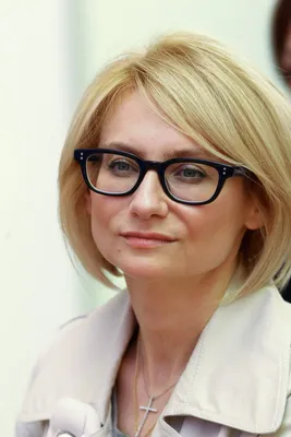 ФОТО: Вы не поверите, но Эвелина Хромченко сняла очки - Delfi RU