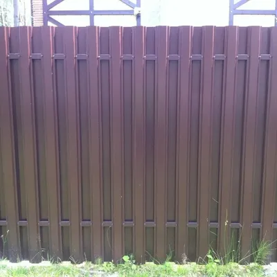 Забор из евроштакетника с принтом под дерево – стильный и надежный выбор |  СК «Зеленый Забор»