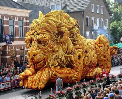 Самый крупный в мире парад цветов в Голландии посвятили Ван Гогу - Press.lv