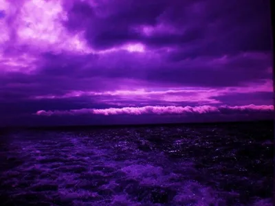 Обои на рабочий стол Фиолетовое небо с облаками над морем, обои для  рабочего стола, скачать обои, обои бесплатно