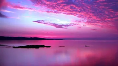 Красивый фиолетовый закат на берегу …» — создано в Шедевруме