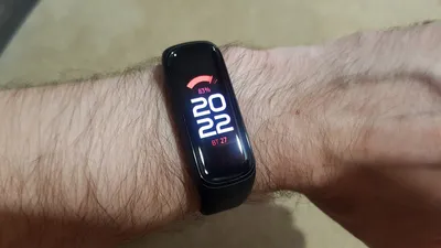 Обзор от покупателя на Фитнес-браслет Samsung Galaxy Fit 2 Черный —  интернет-магазин ОНЛАЙН ТРЕЙД.РУ