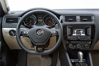 Фото Volkswagen Jetta (2014 - 2018) поколение VI рест. - Volkswagen Jetta  2015 задний фонарь