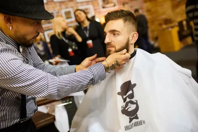 Усы в барбершопе в Минске | Цена стрижки бороды и усов в ZLOY Barbershop