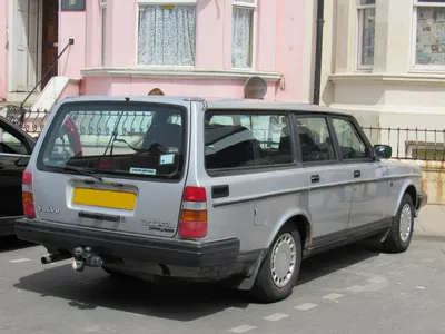 File:1990 Volvo 240 GL 2.3 (245) Rear.jpg - Wikimedia Commons