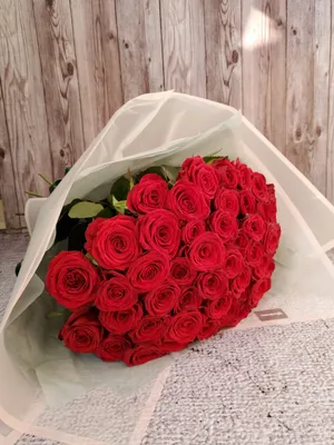 35 роз 50 см в красивой упаковке доставка в Екатеринбурге | Цветочная  мастерская Болеро