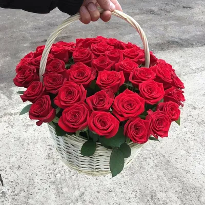 Букет роз из белых и красных 35 роз купить в Москве - Заказать с доставкой  недорого