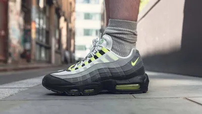 Nike Air Max 95 \"Black/Royal\" FN3876-001 | SneakerNews.com