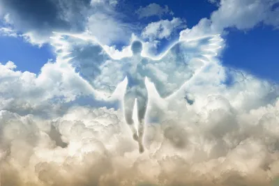 Облака в виде ангела запечатлели в небе над Невелем. ФОТО : Псковская Лента  Новостей / ПЛН