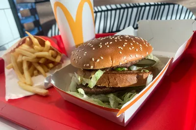 Former McDonald's Chef Takes to TikTok With Best Store-Bought Version of  Big Mac Sauce