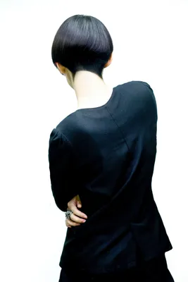 Женщина с короткой стрижкой со спины (68 фото)