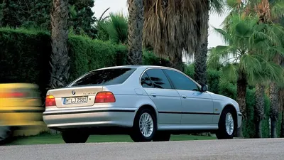 BMW 5 Series (E39) - Wikipedia