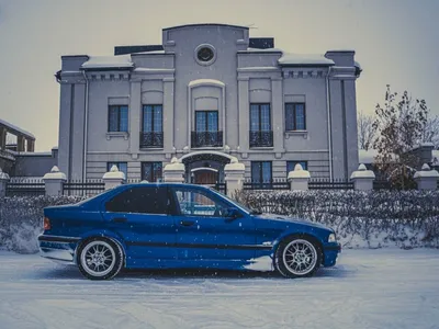 Характеристики и фото BMW M3 2 поколение (E36) 1992 - 1999, Седан