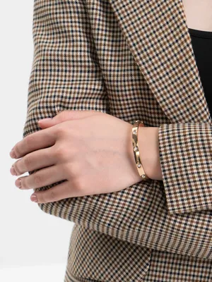 На какой руке носят браслет мужчины — Полезные материалы на корпоративном  сайте «Русские Самоцветы»
