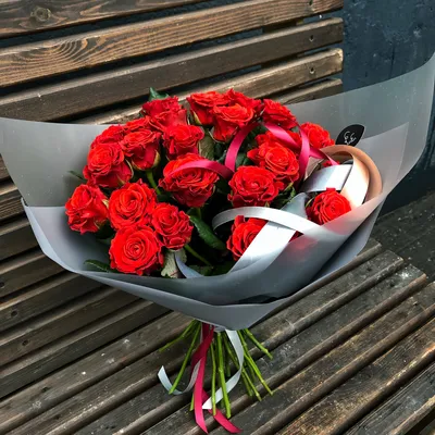 Букет из алых роз - заказать и купить с доставкой по Москве