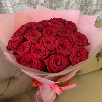 Букет цветов «19 красных роз и конфеты» заказать с доставкой в Краснодаре  по цене 3 260 руб.