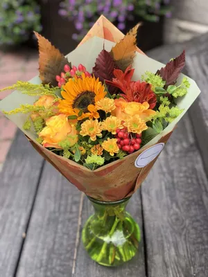 Букет на 1 сентября из роз, орхидей, гербер, хризантем и ирисов (01056)  купить с доставкой в Архангельске