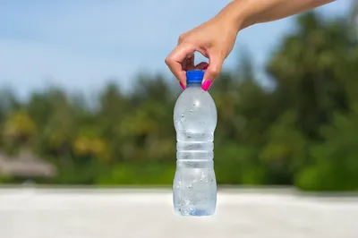 бутылки с минеральной водой, пить воду, жажду png | PNGEgg