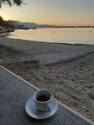 Розовый Слон Нальчик - Чашка кофе дома и чашка кофе на берегу моря - это  две абсолютно разные чашки кофе ☕️⠀ ⠀ ⠀ А где вы пили свой самый вкусный  кофе?) | Facebook
