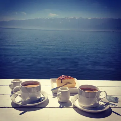 Лучшая чашка кофе- на море! Добрались! Good morning всем! Ура!!! @inessa.er  😍❤ С Днём рождения!!!!! #sea#goodmorning# | Instagram