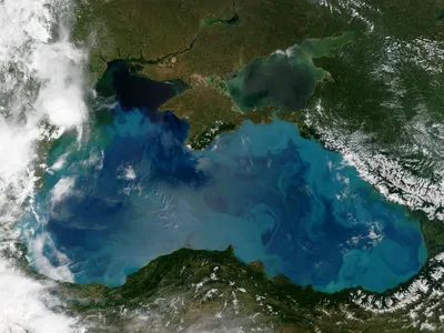 Фото черного моря со спутника фото