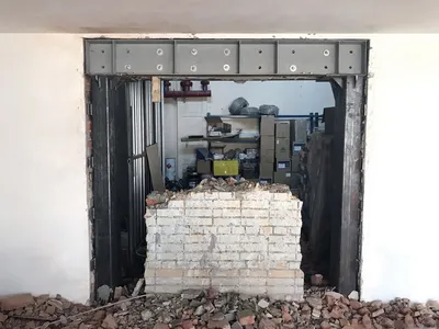 Демонтаж стен в квартире недорого, цена за м2 в Санкт-Петербурге