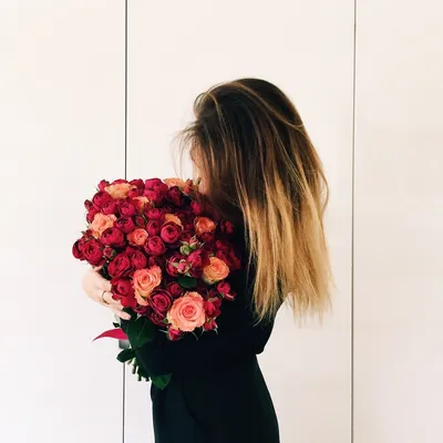 Девушка с розами без лица - красивые фото