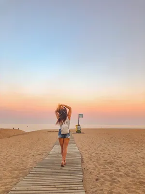 Девушка море пляж спиной | Фото океана, Пляжные фотографии позы, Летние фото