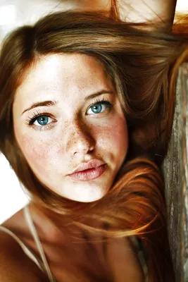 Фото девушек с русыми волосами и голубыми глазами фото