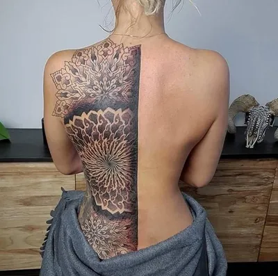 ТАТУ НА СПИНЕ ДЛЯ ДЕВУШЕК - KOT Tattoo Studio