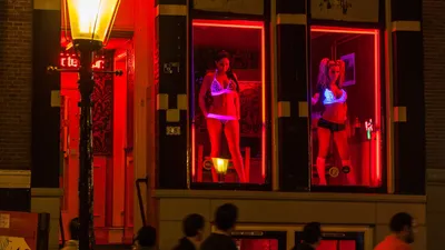 В Нидерландах организовали сбор средств для секс-работниц, которые потеряли  работу из-за коронавируса | Комментарии Украина