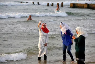 видео девушка в хиджабе у моря｜Поиск в TikTok