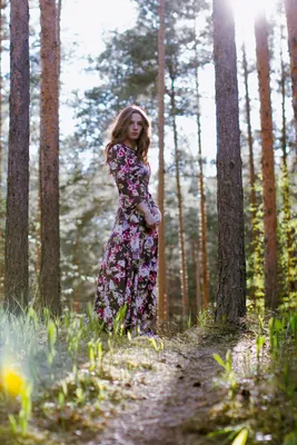 Фото девушек в весеннем лесу фото