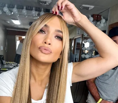 Как девочка: Дженнифер Лопес поразила фанатов своим видом без макияжа -  7Дней.ру