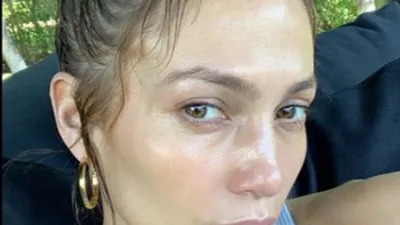 ФОТО ⟩ Как выглядит 54-летняя Дженнифер Лопес без макияжа вблизи