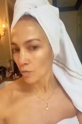 52-летняя Дженнифер Лопес показала лицо без макияжа: Внешний вид: Ценности:  Lenta.ru