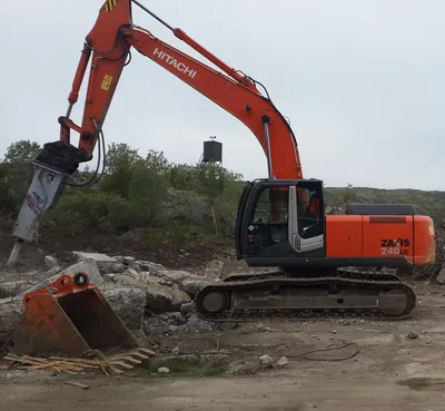 Аренда гусеничного экскаватора Хитачи 225 в Москве и Московской области