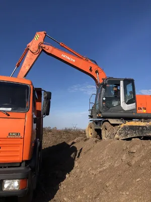 Аренда гусеничного экскаватора Hitachi ZX240-3 с гидромолотом в  Санкт-Петербурге, цена за час/смену