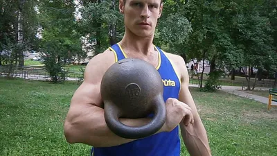 Подъем Гири 40 кг.\"на попа\" (дном кверху)-5 раз.Lifting Gira (kettlebell)  40 kg.Bottom up - 5 reps. - YouTube