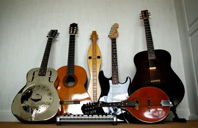 5 отличий классической гитары от акустической