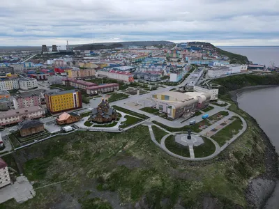 летний вид с воздуха на город анадырь Стоковое Изображение - изображение  насчитывающей завод, федерирование: 224285569