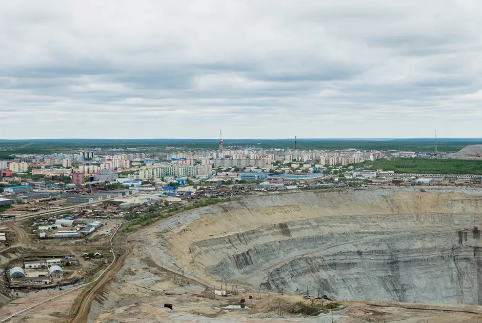 Центр города мирный. Экономика Республики Саха Якутия. Город Мирный Якутия. ВРП Республики Саха Якутия 2020.