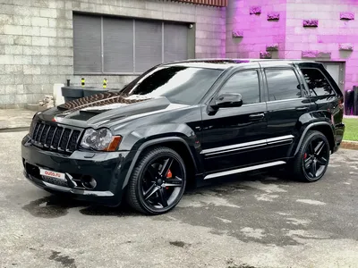 Джип Гранд Чероки Srt8 — стоковые фотографии и другие картинки 4х4 - 4х4,  Автомобиль, Автомобиль класса SUV - iStock