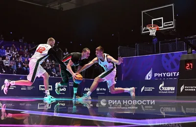 Мяч для игры в баскетбол и сетка на столе :: Стоковая фотография ::  Pixel-Shot Studio