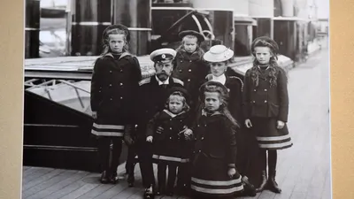 Борис Колоницкий «\"Трагическая эротика\": Образы императорской семьи в годы  Первой мировой войны» - ВСЕ СВОБОДНЫ