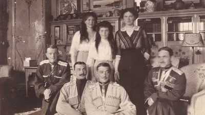 Тайник с редкими фотографиями Царской семьи нашли в Ессентуках -  Православный журнал «Фома»