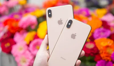 The iPhone XS in gold is sleek, shiny and smooth - CNET